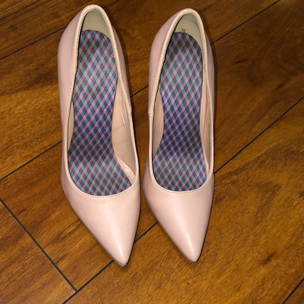Light pink leather